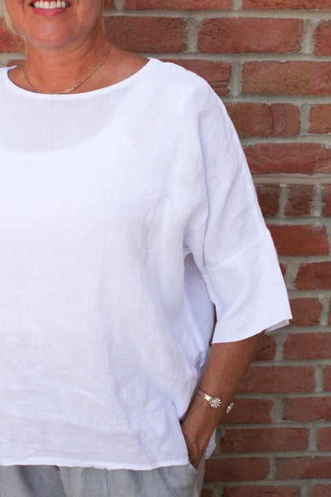 White Linen Top 3/4 Sleeve (One Size)