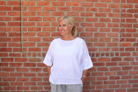 White Linen Top 3/4 Sleeve (One Size)