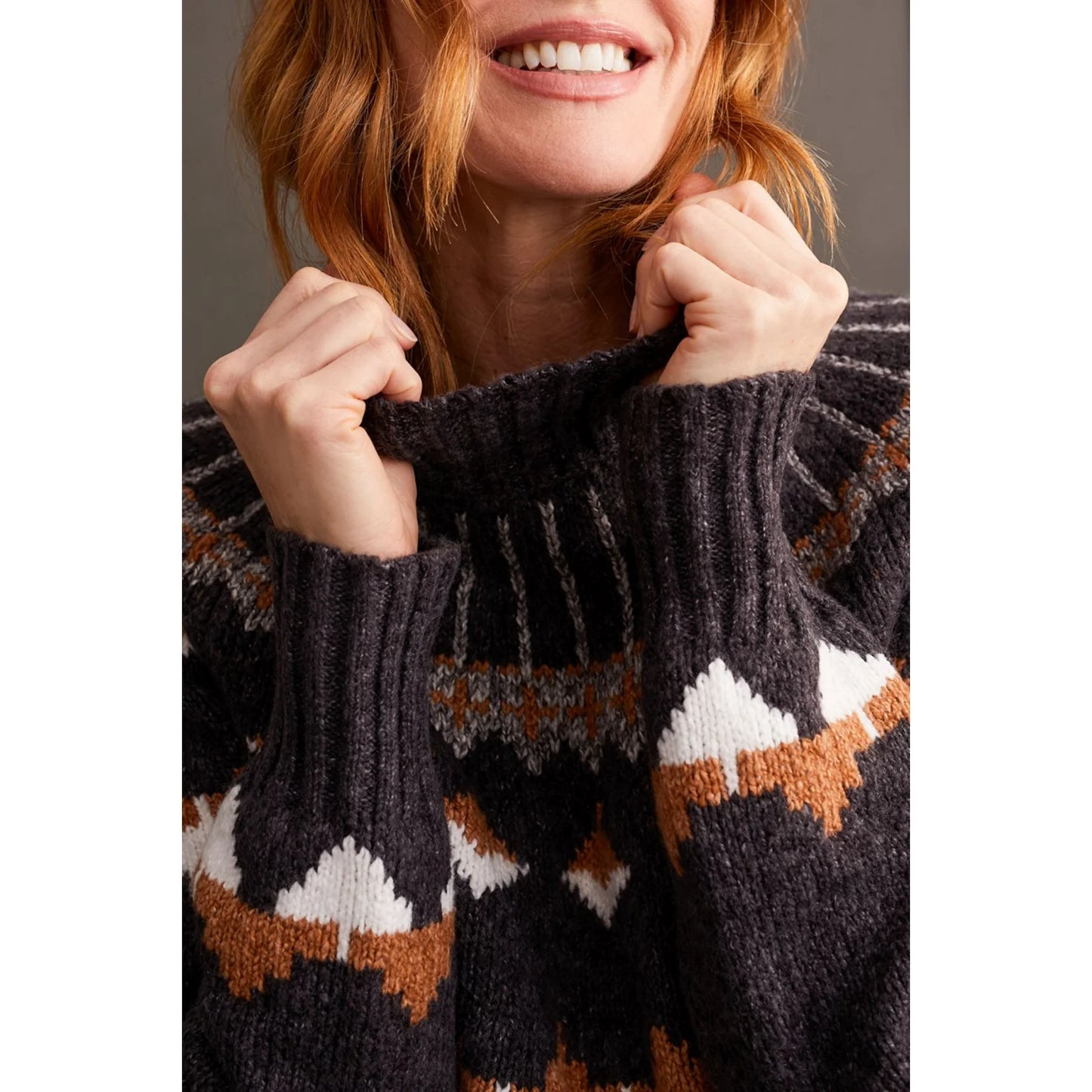 LONG SLEEVE INTARSIA SWEATER