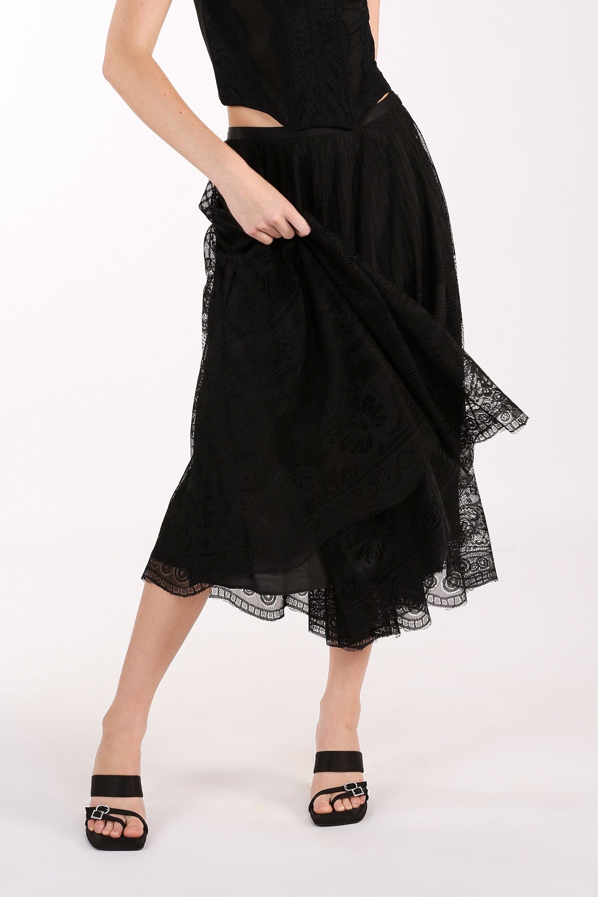 BLACK SKIRT LACE OVERLAY