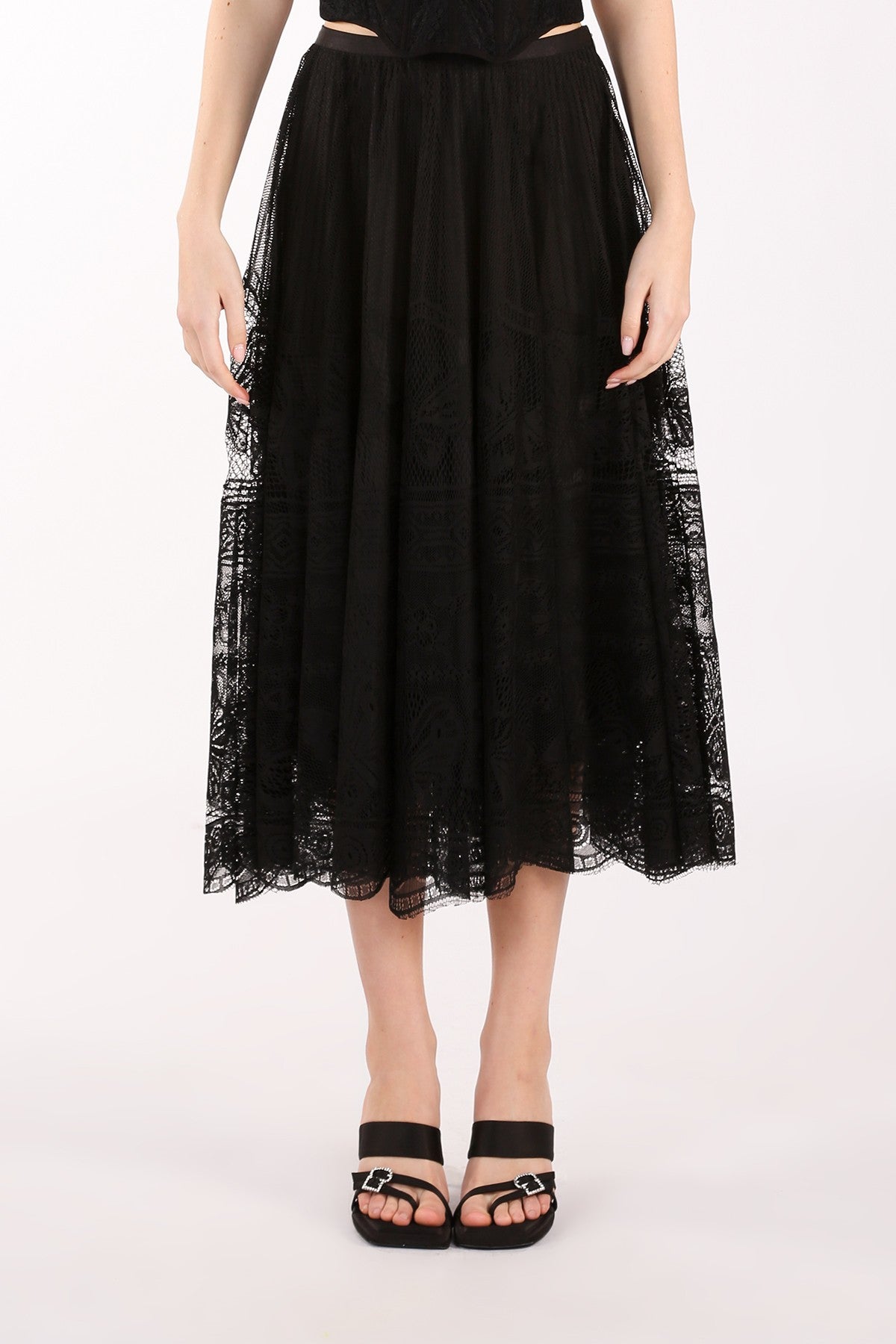 BLACK SKIRT LACE OVERLAY