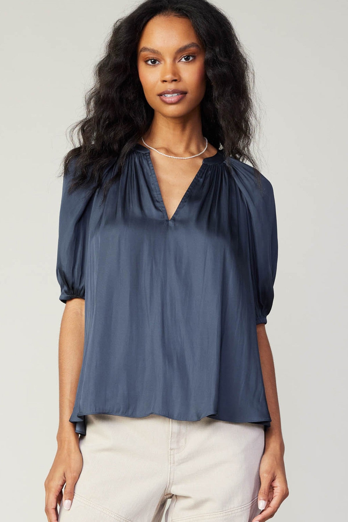 V-NECK BLOUSE W/GATHERED DETAIL