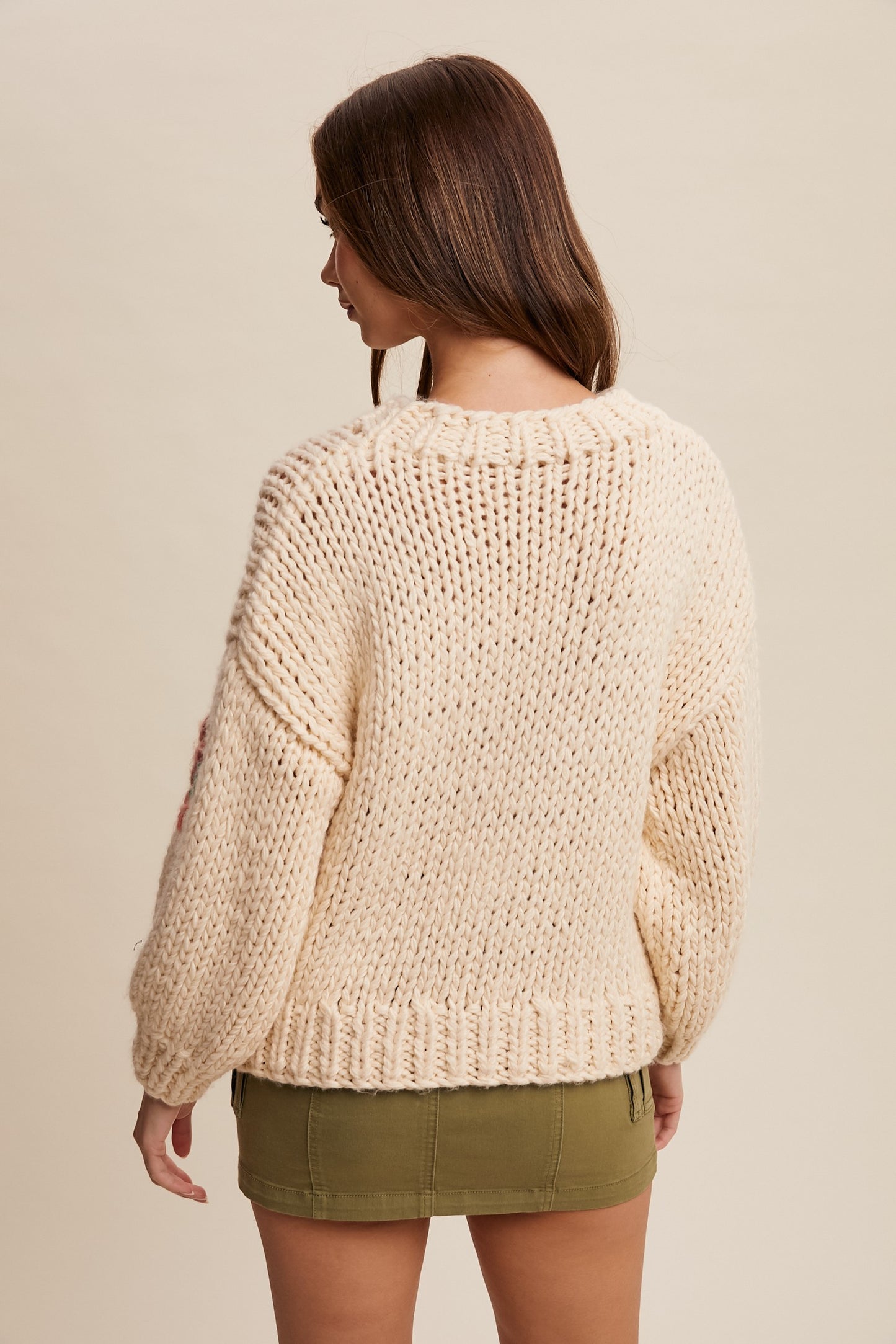 CHUNKY KNIT FLOWER SWEATER