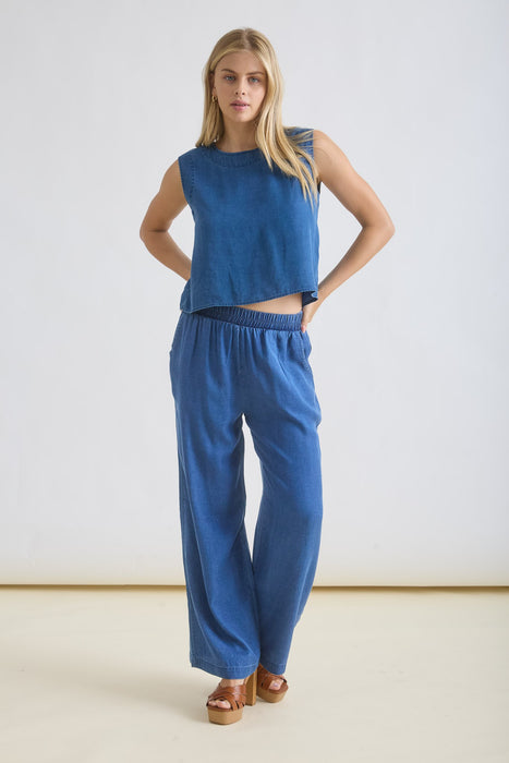 SHORT SLEEVE BACK BUTTON TOP