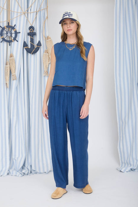 SHORT SLEEVE BACK BUTTON TOP