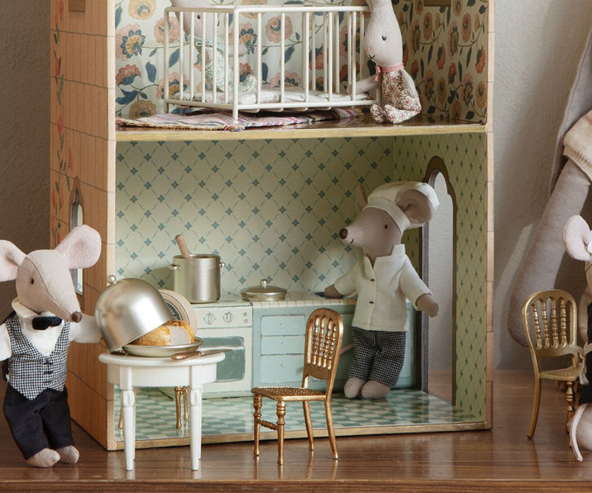 CHEF MOUSE WITH SOUP POT AND SPOON